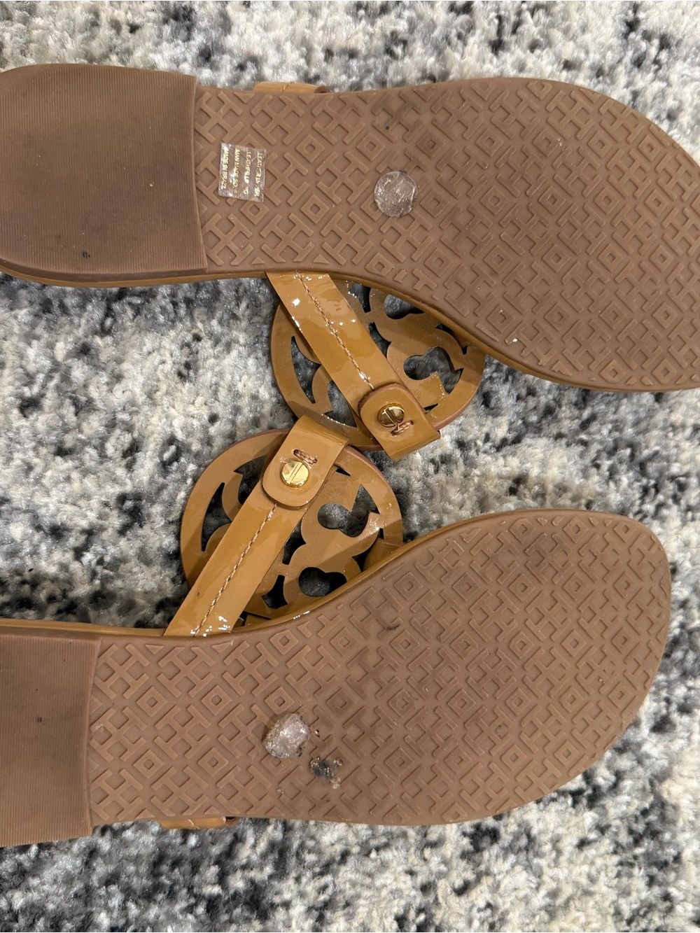 Tory Burch Caramel Patent Leather Logo Thong Sandals - Picture 2 of 5
